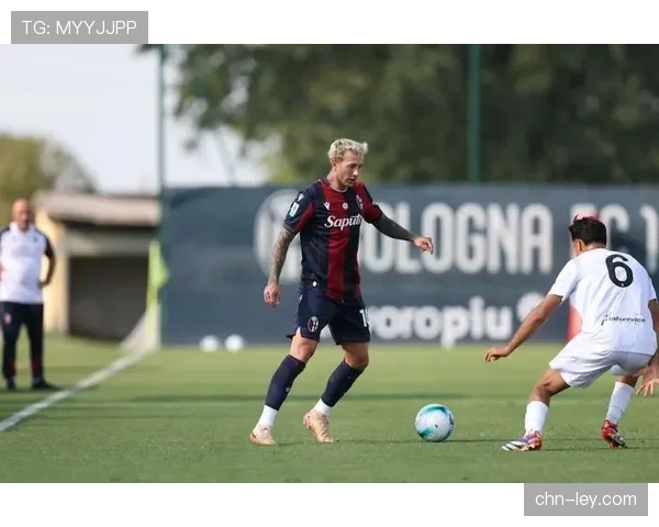 补时阶段点球争议，博洛尼亚主帅染红离场