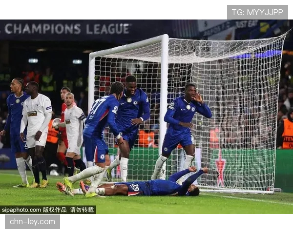 切尔西1-0险胜帕福斯，凯塞多头球绝杀