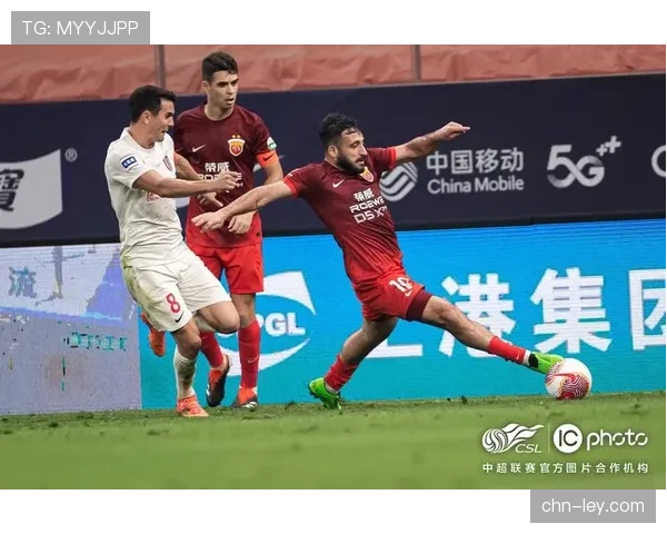 战术板：海港如何破解蓉城的高位逼抢体系